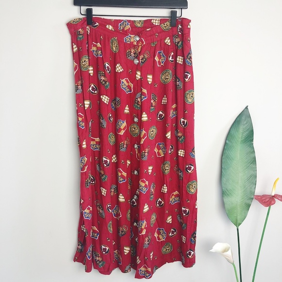 Vintage Red Button Down Fleur de Lis Crest Skirt - Picture 3 of 6